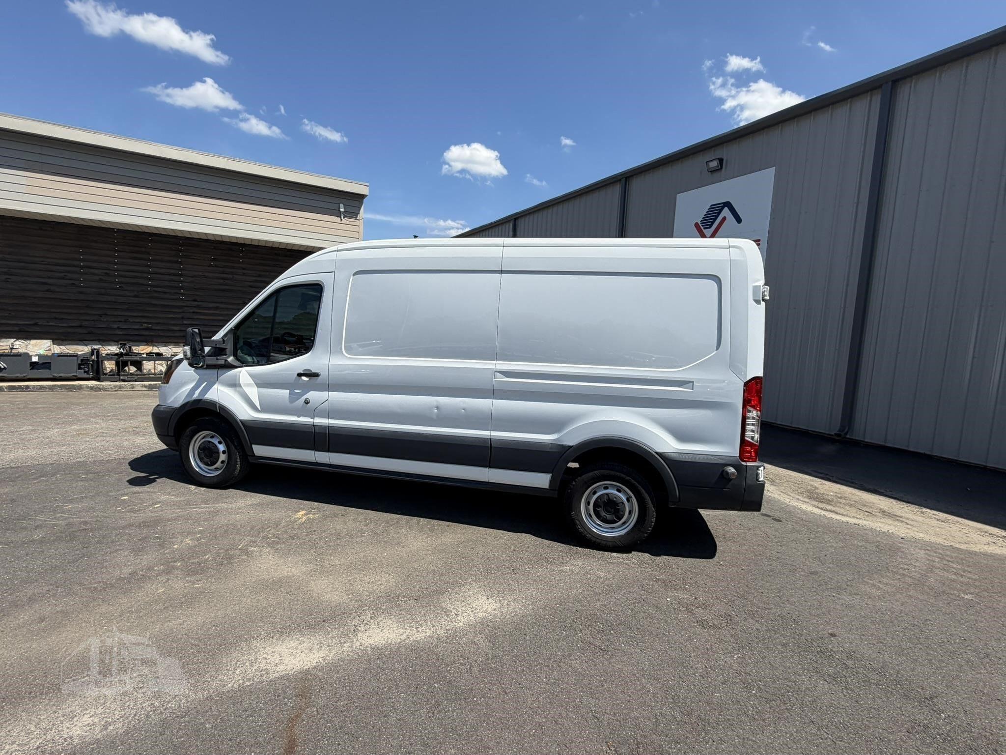 2018 FORD TRANSIT photo 16