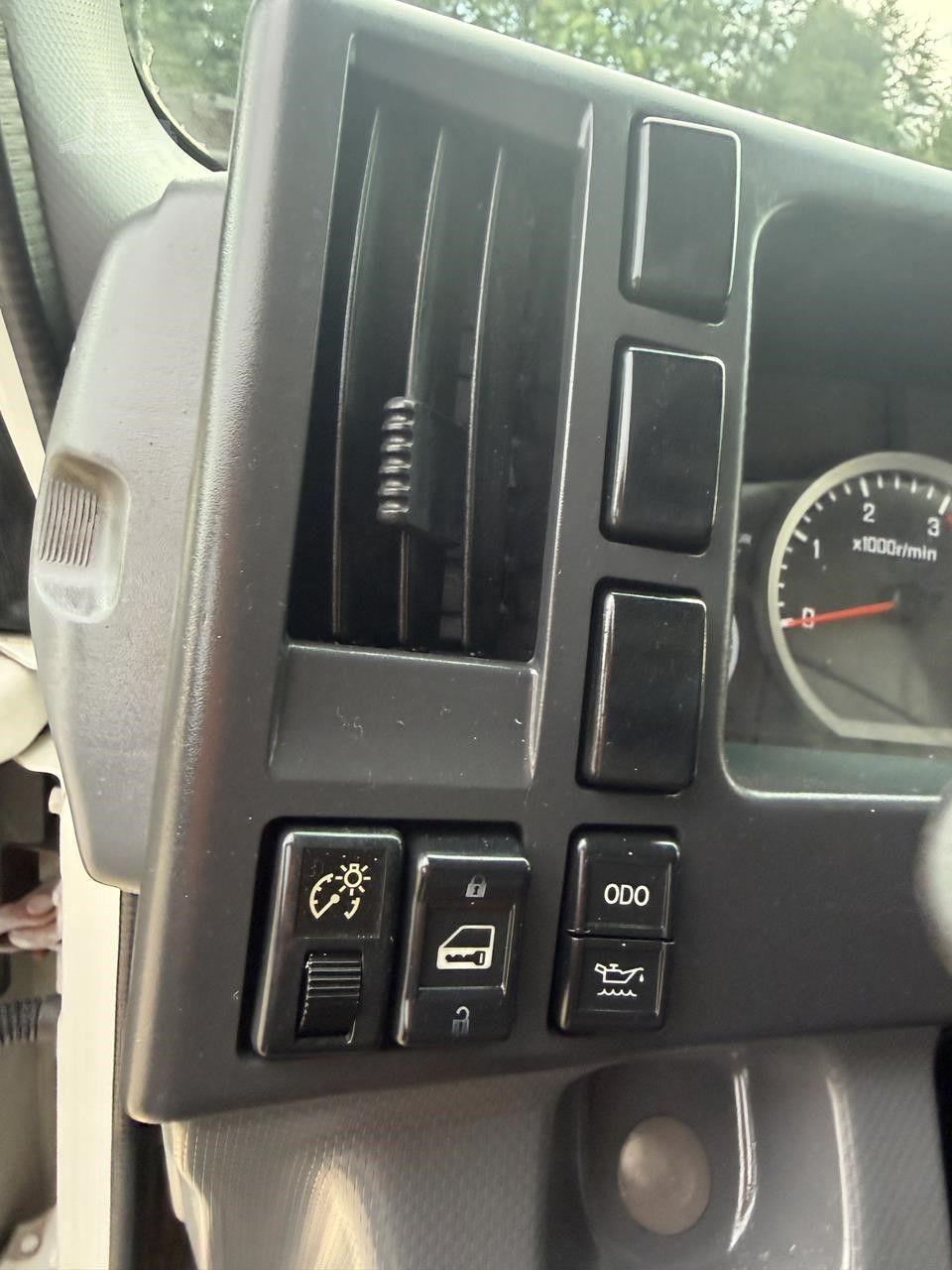 2016 ISUZU NPR HD photo 59
