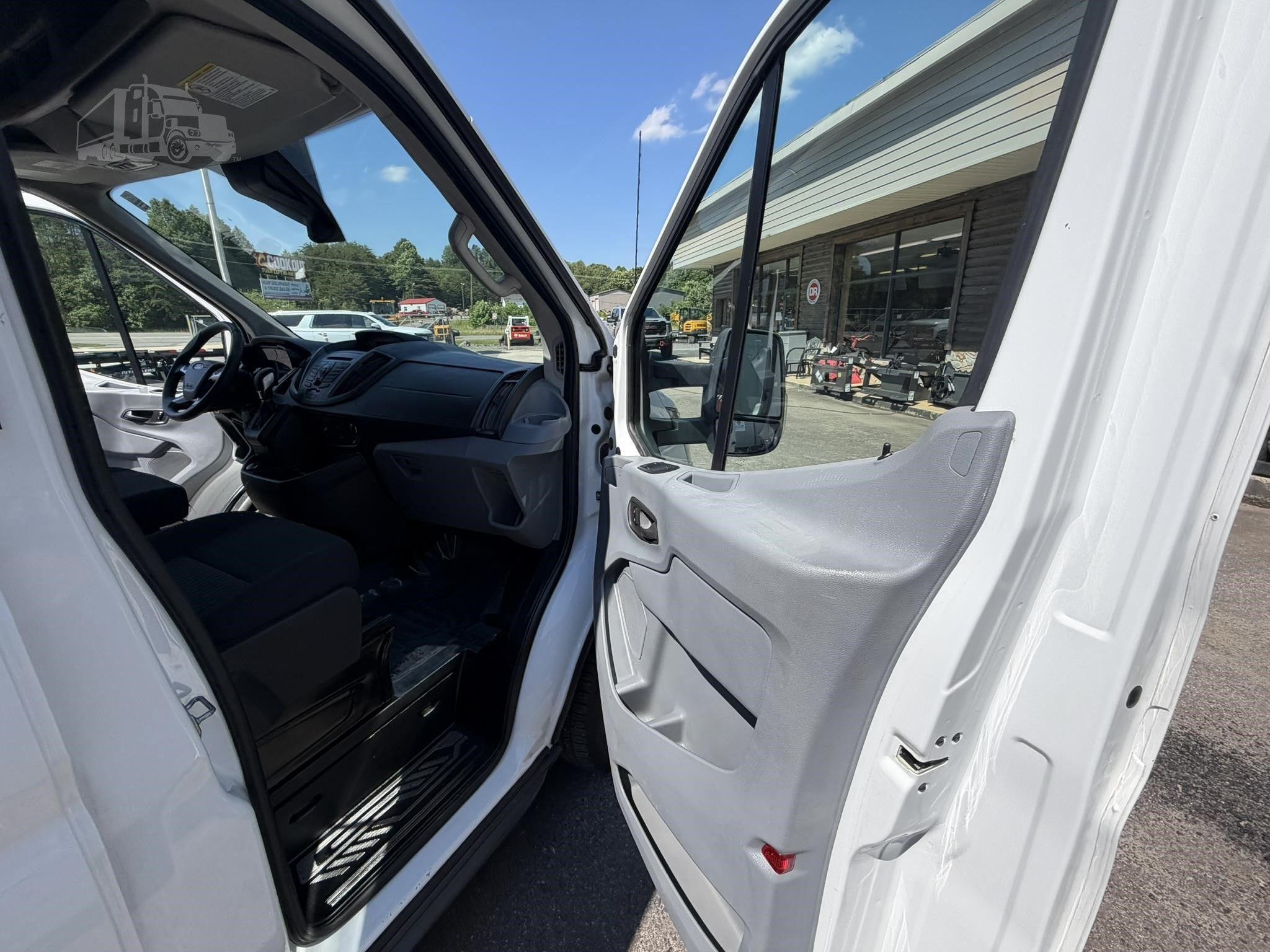 2018 FORD TRANSIT photo 28