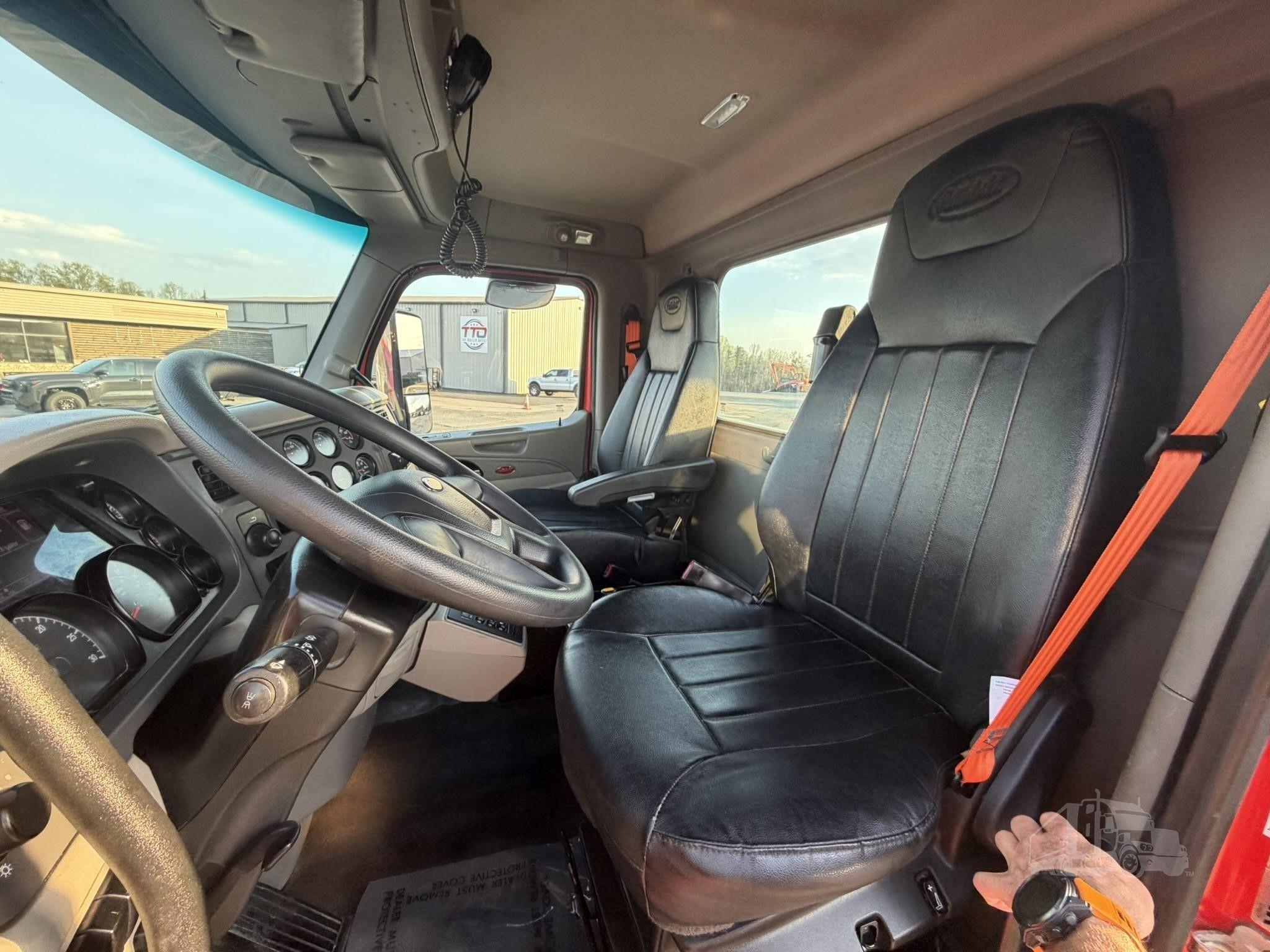 2022 PETERBILT 567 photo 59