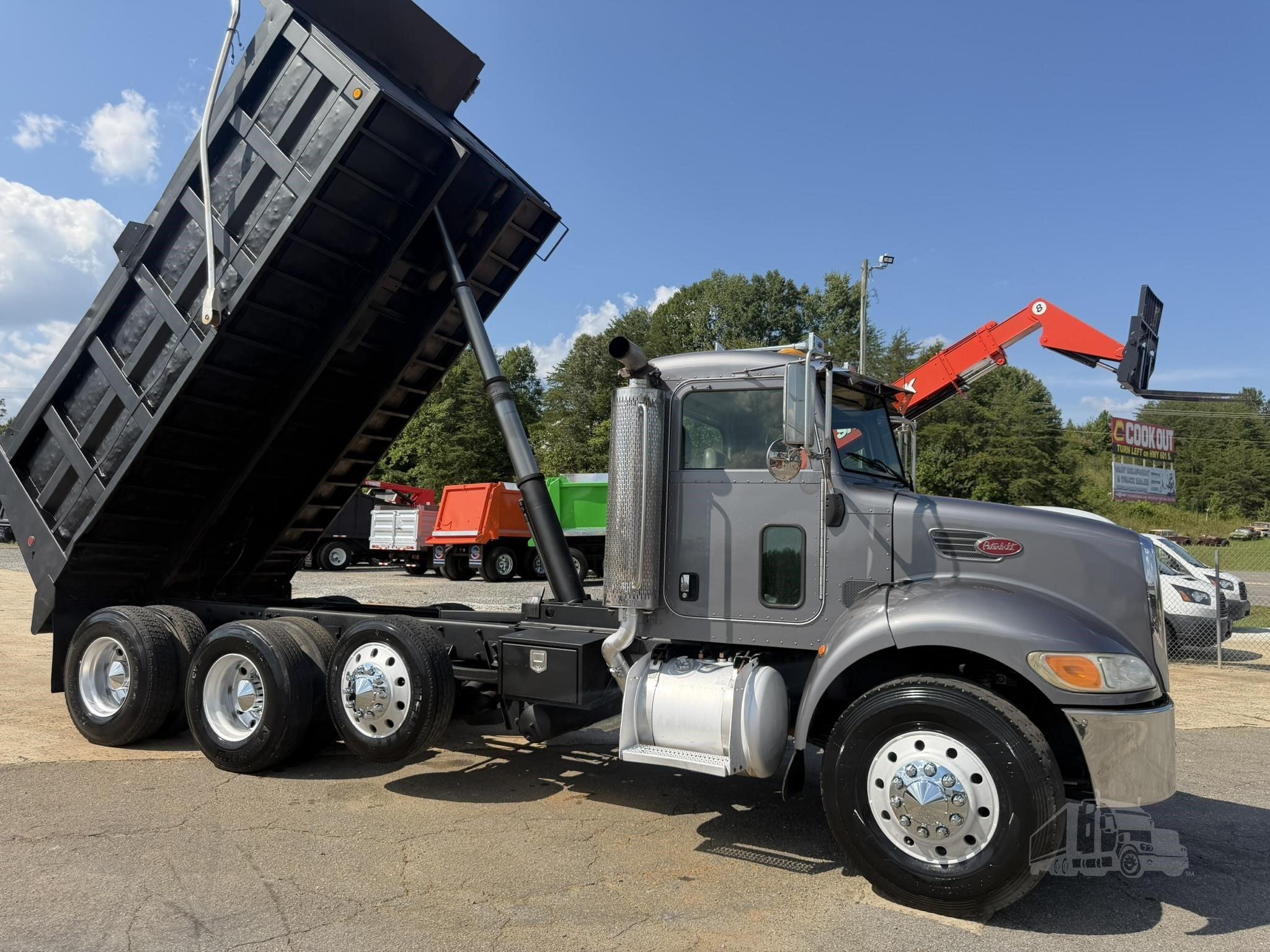 2007 PETERBILT 340 photo 3