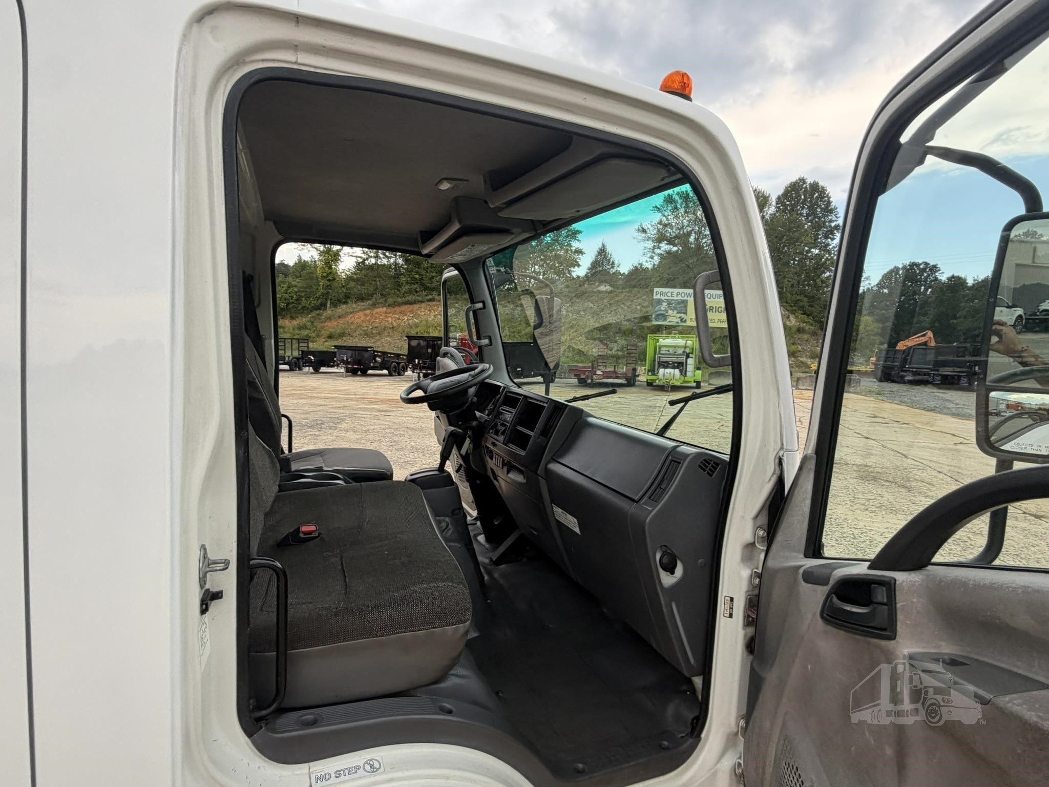 2016 ISUZU NPR HD photo 43