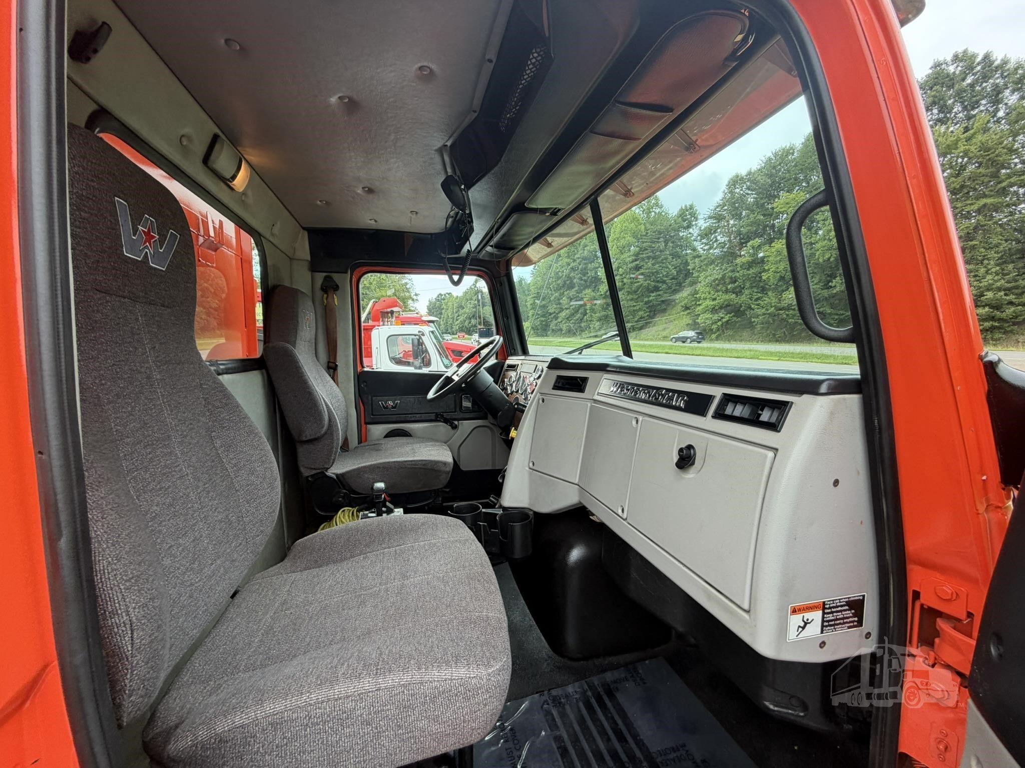 2018 WESTERN STAR 4700 photo 60