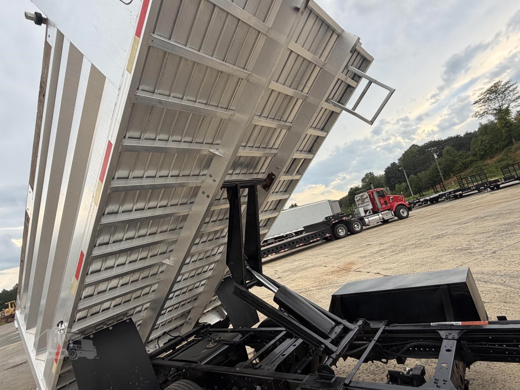 2016 ISUZU NPR HD photo 51