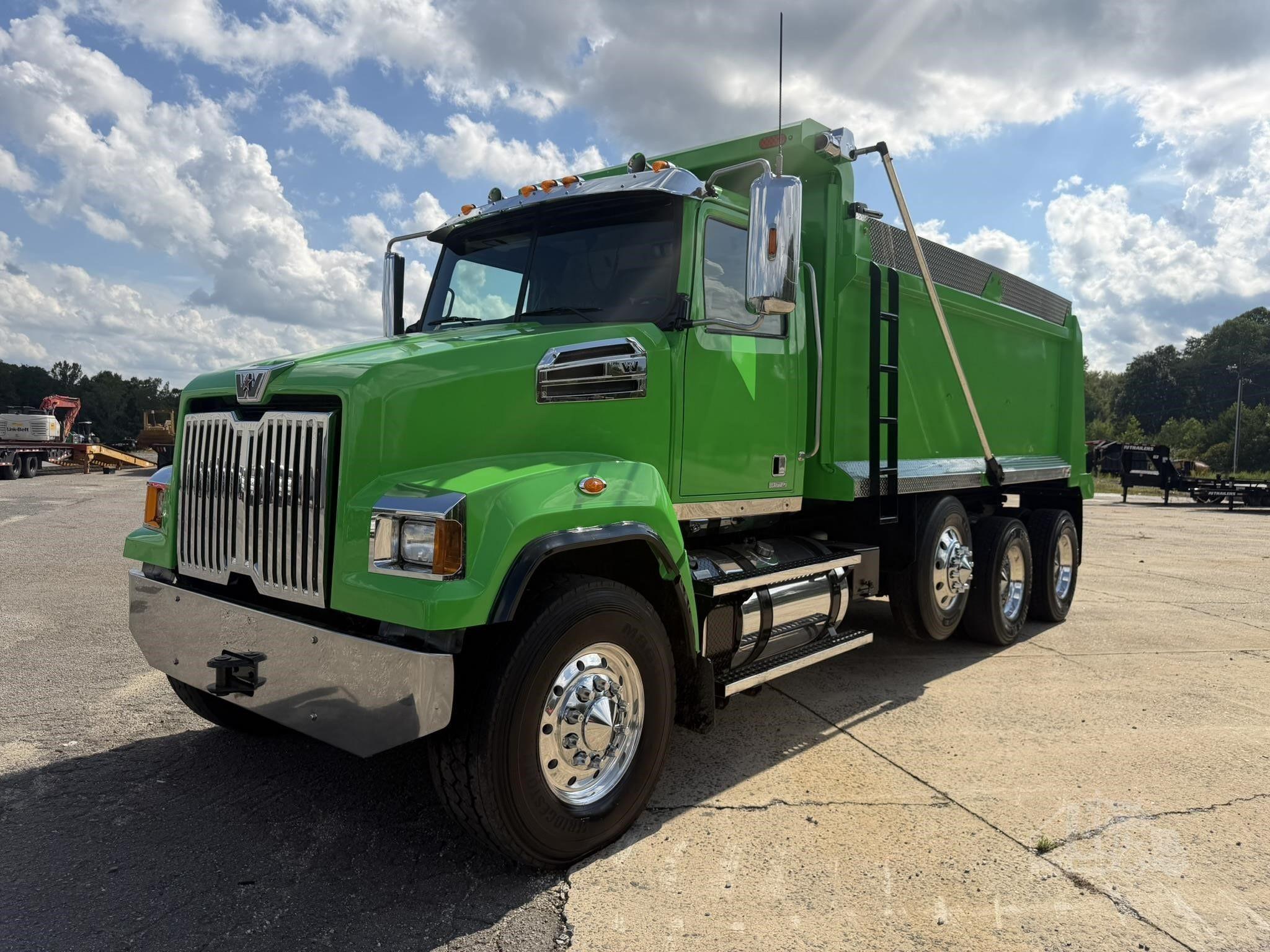 2018 WESTERN STAR 4700 photo 2