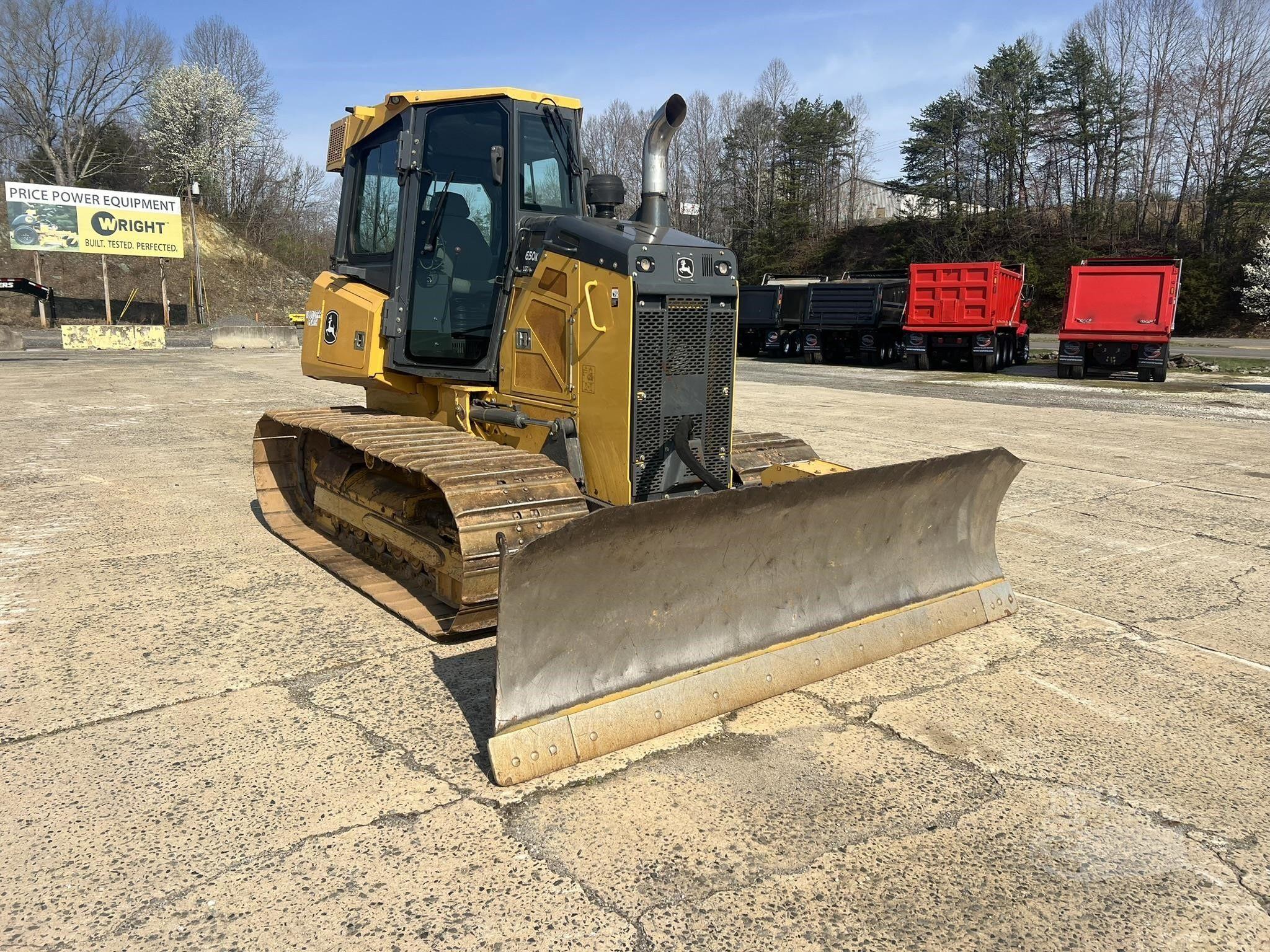 2017 DEERE 650K LGP photo 5