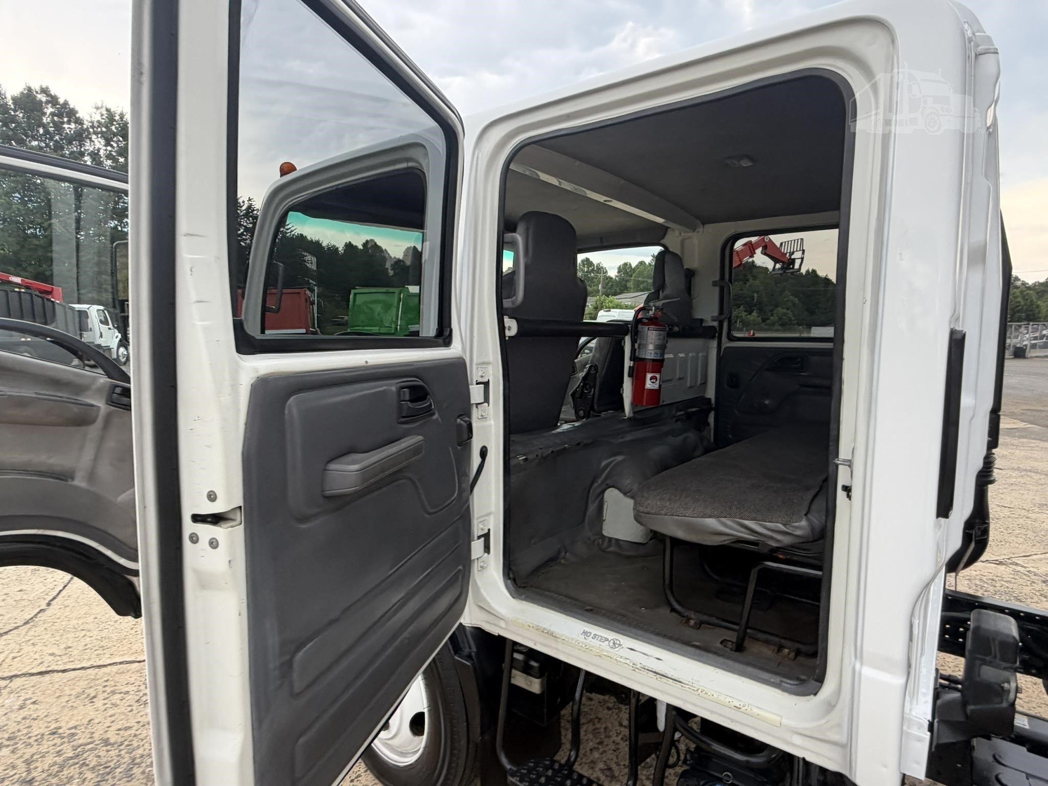 2016 ISUZU NPR HD photo 41
