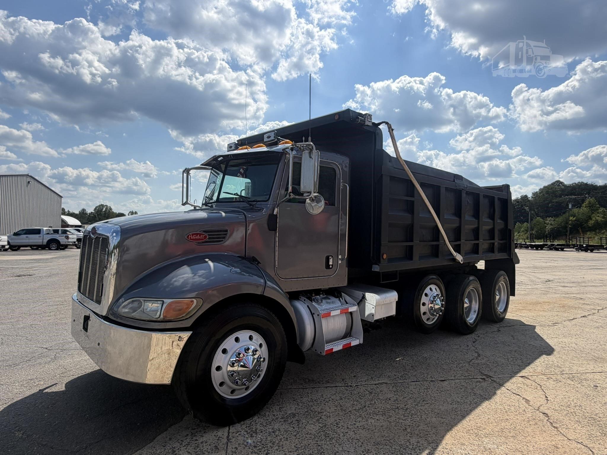 2007 PETERBILT 340 photo 2