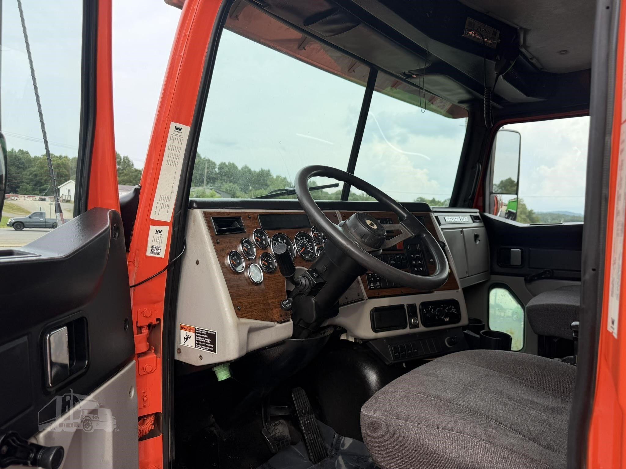 2018 WESTERN STAR 4700 photo 64