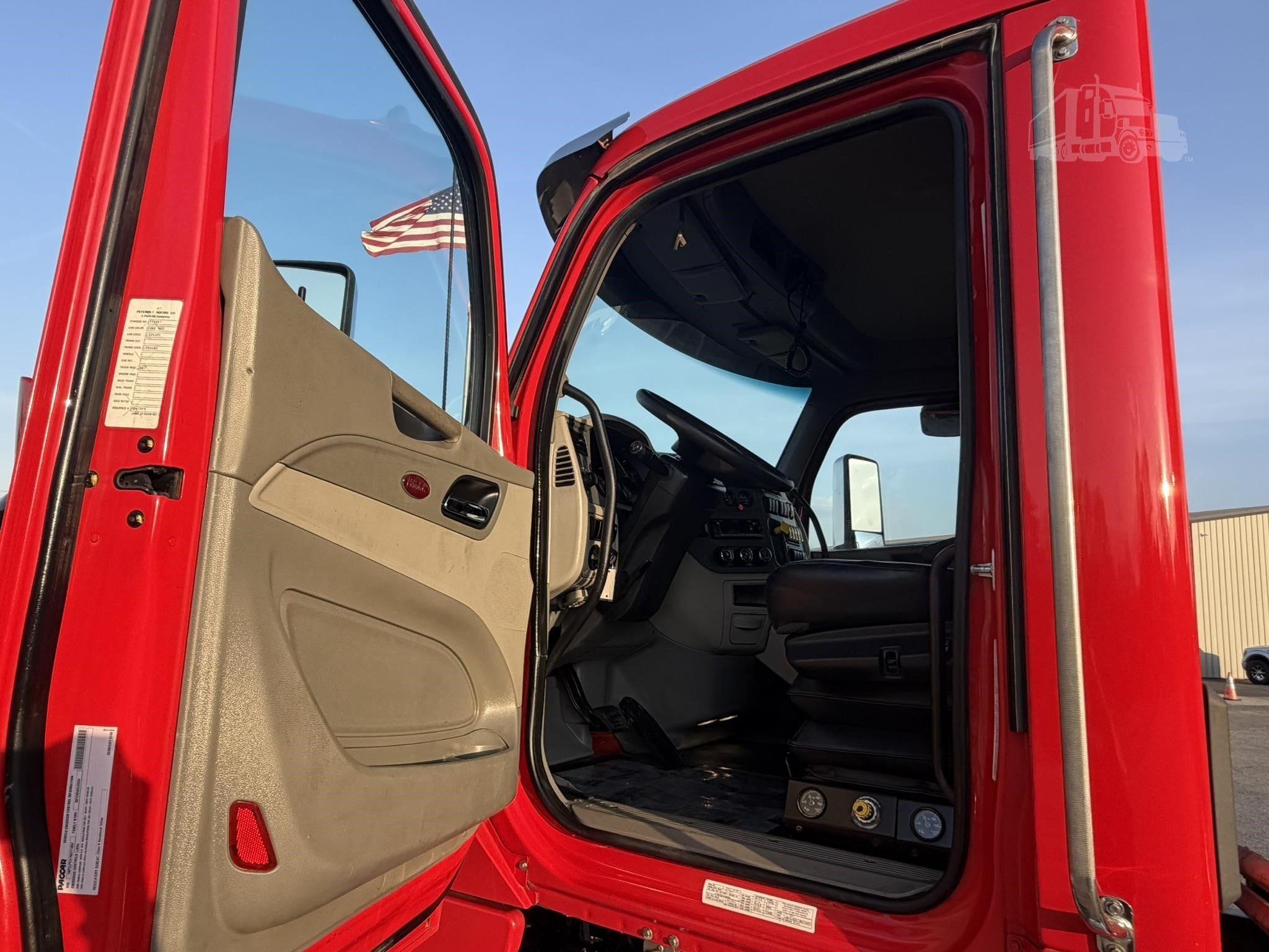 2022 PETERBILT 567 photo 57