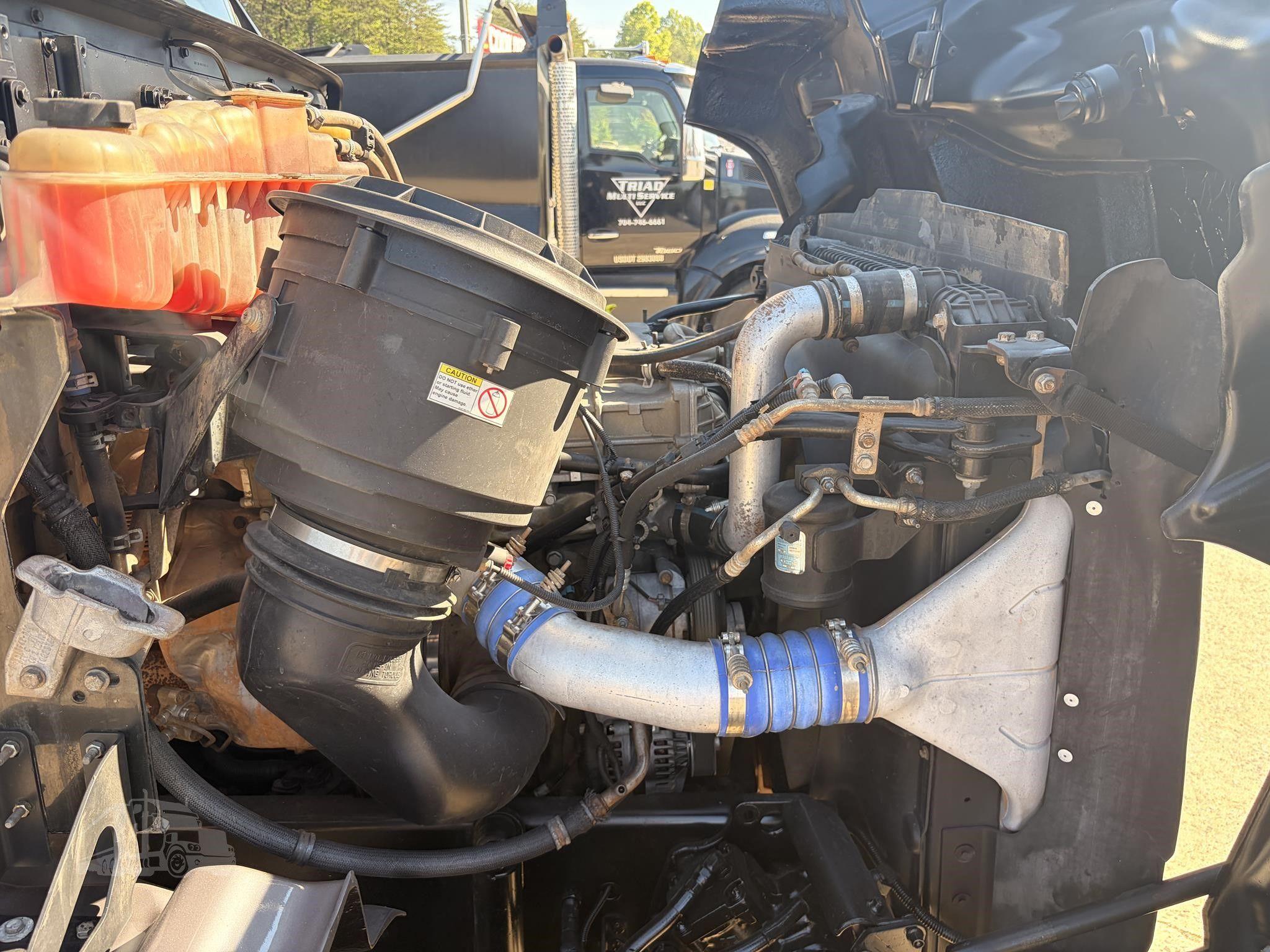 2016 WESTERN STAR 4700 photo 24