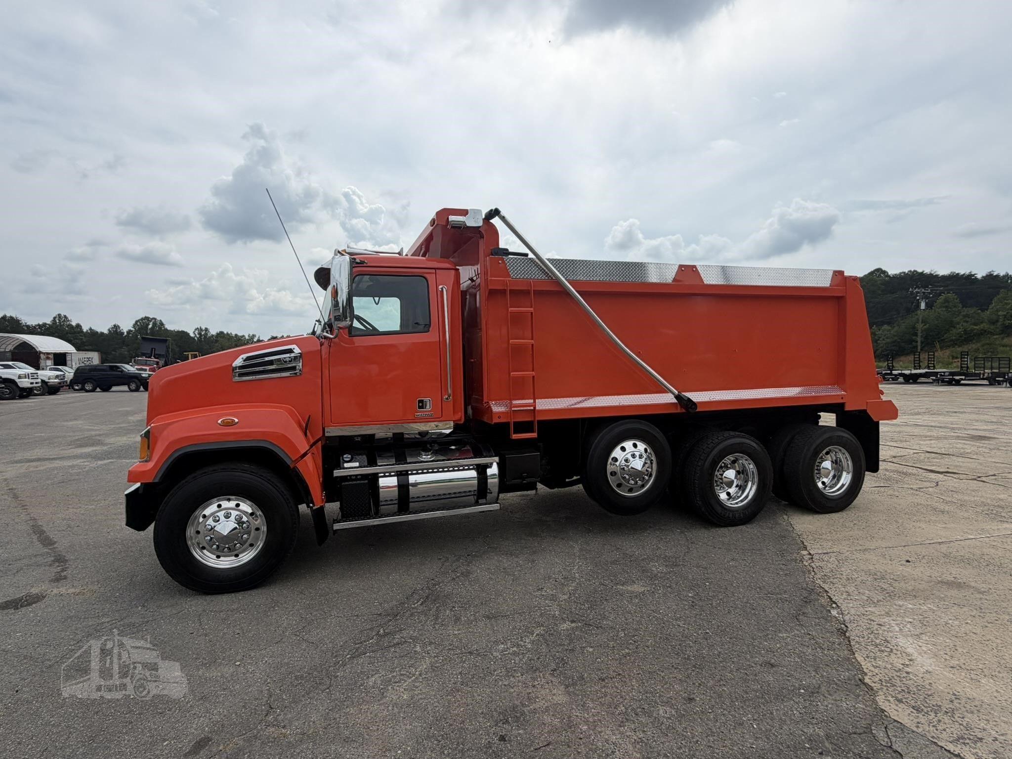 2018 WESTERN STAR 4700 photo 16