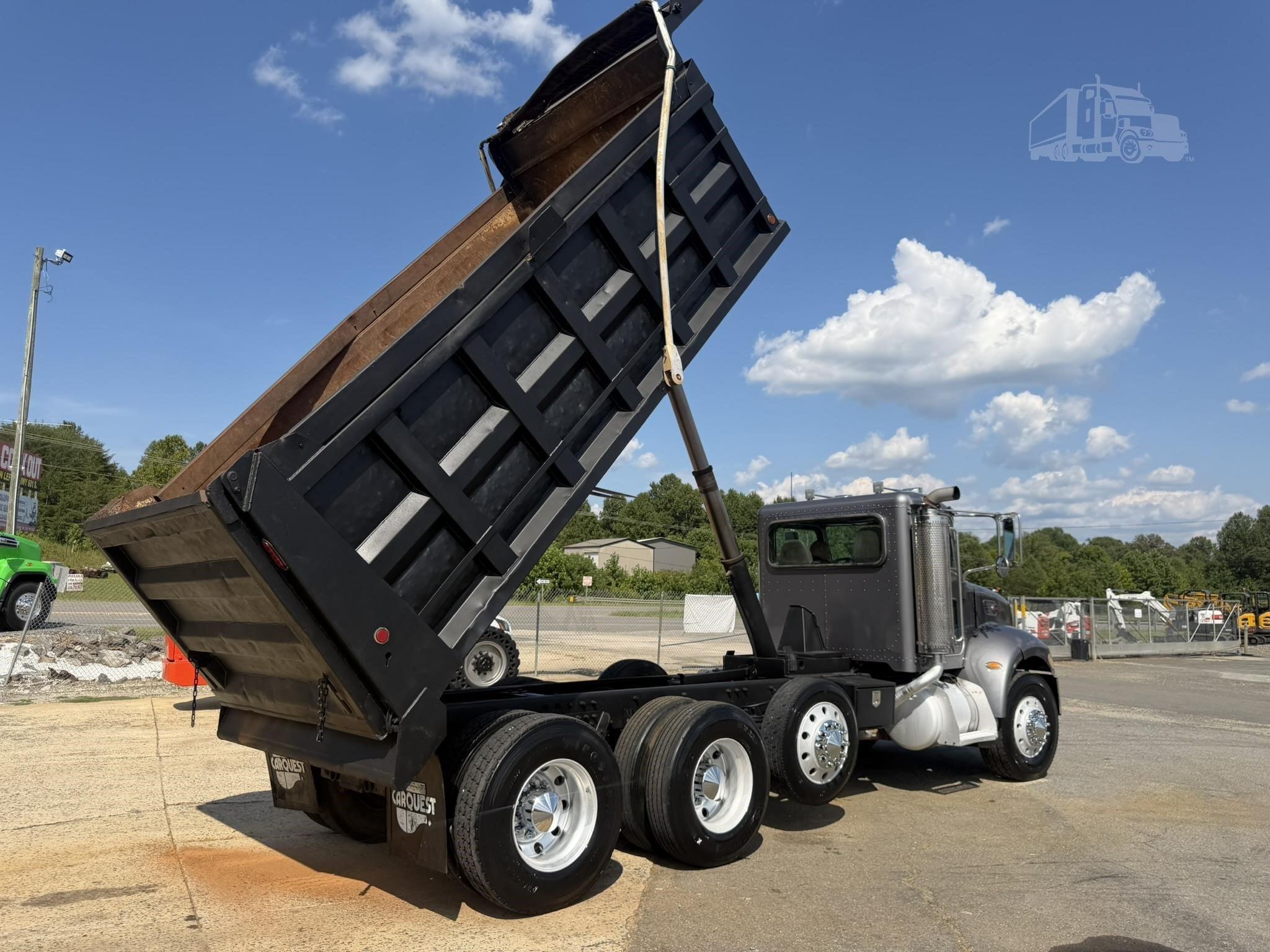 2007 PETERBILT 340 photo 33