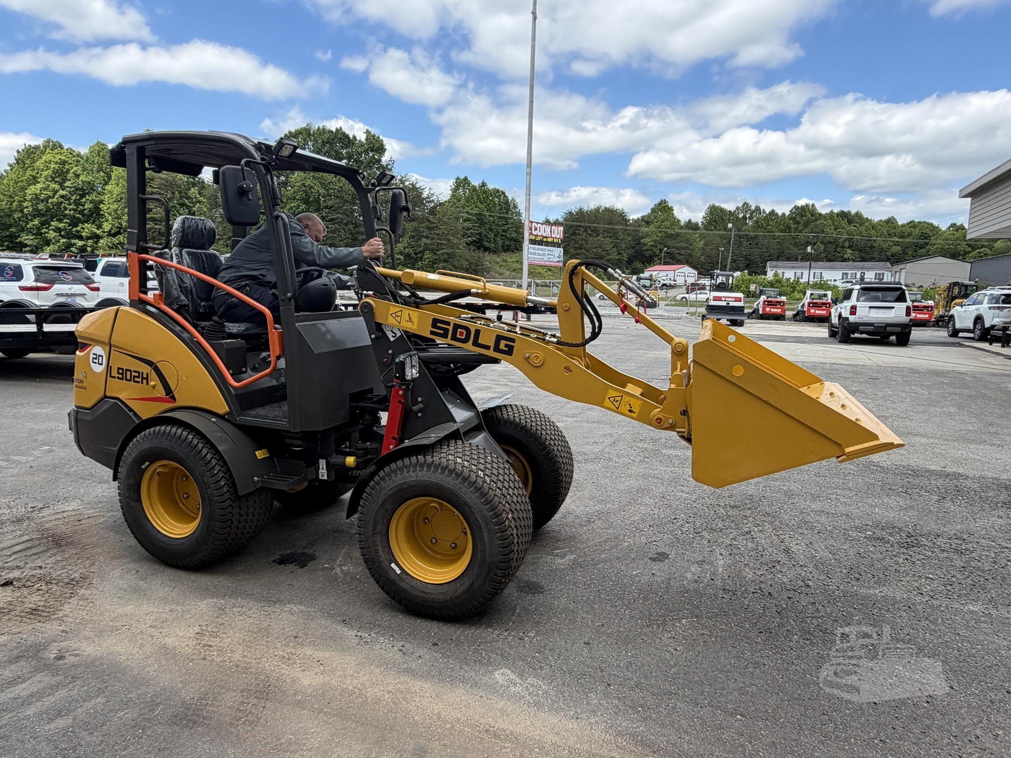 2026 SDLG L902H photo 2