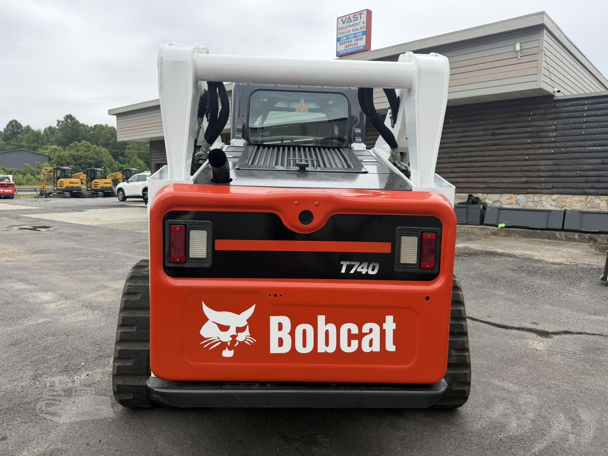 2018 BOBCAT T740 photo 8