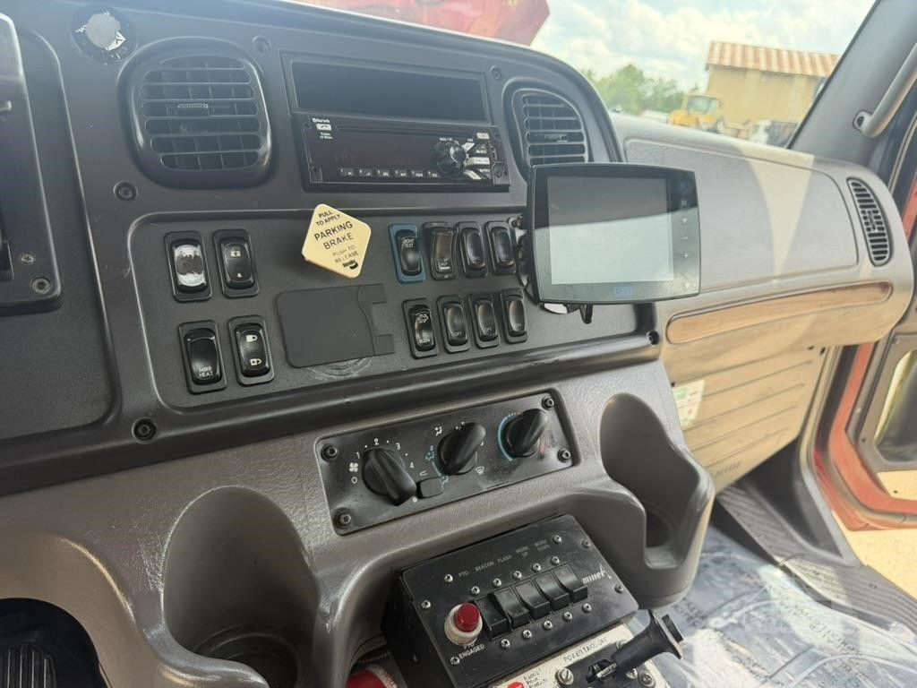 2018 FREIGHTLINER BUSINESS CLASS M2 106 photo 81