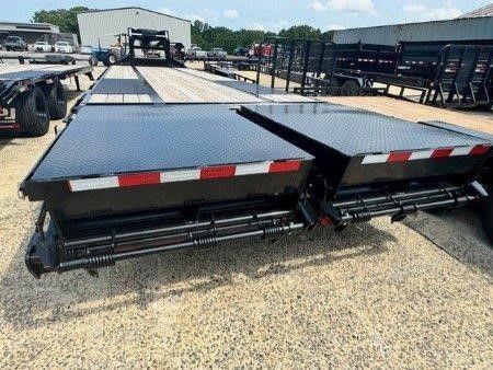 2025 PJ 30 ft Gooseneck photo 3