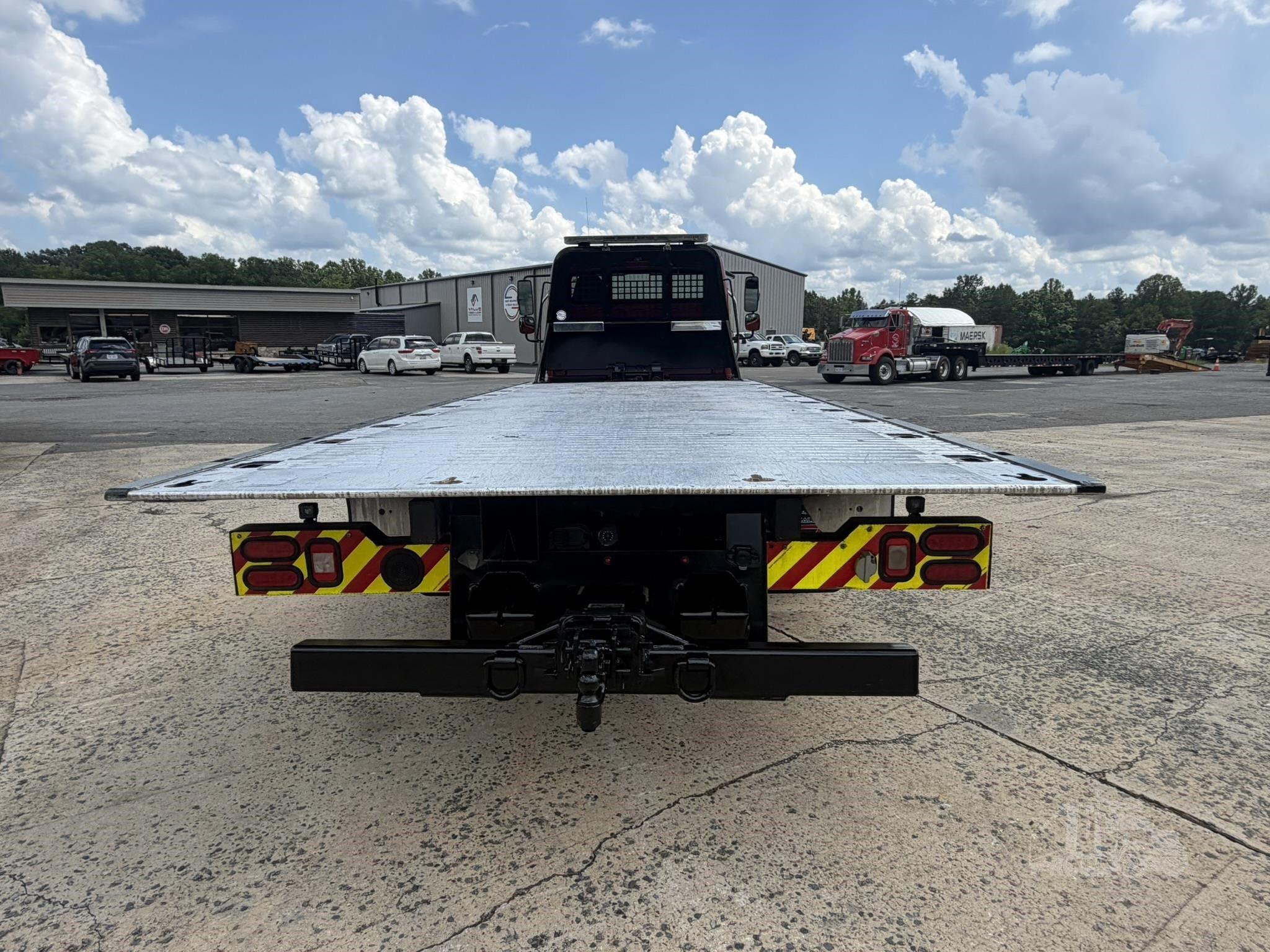 2018 FREIGHTLINER BUSINESS CLASS M2 106 photo 16