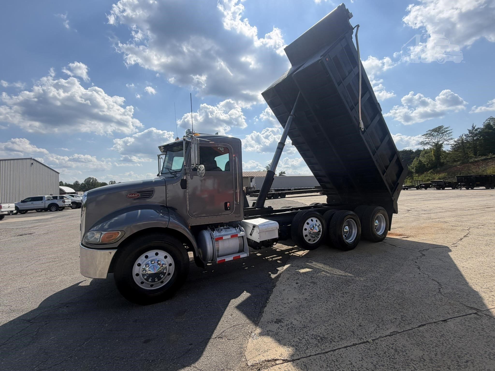 2007 PETERBILT 340 photo 30