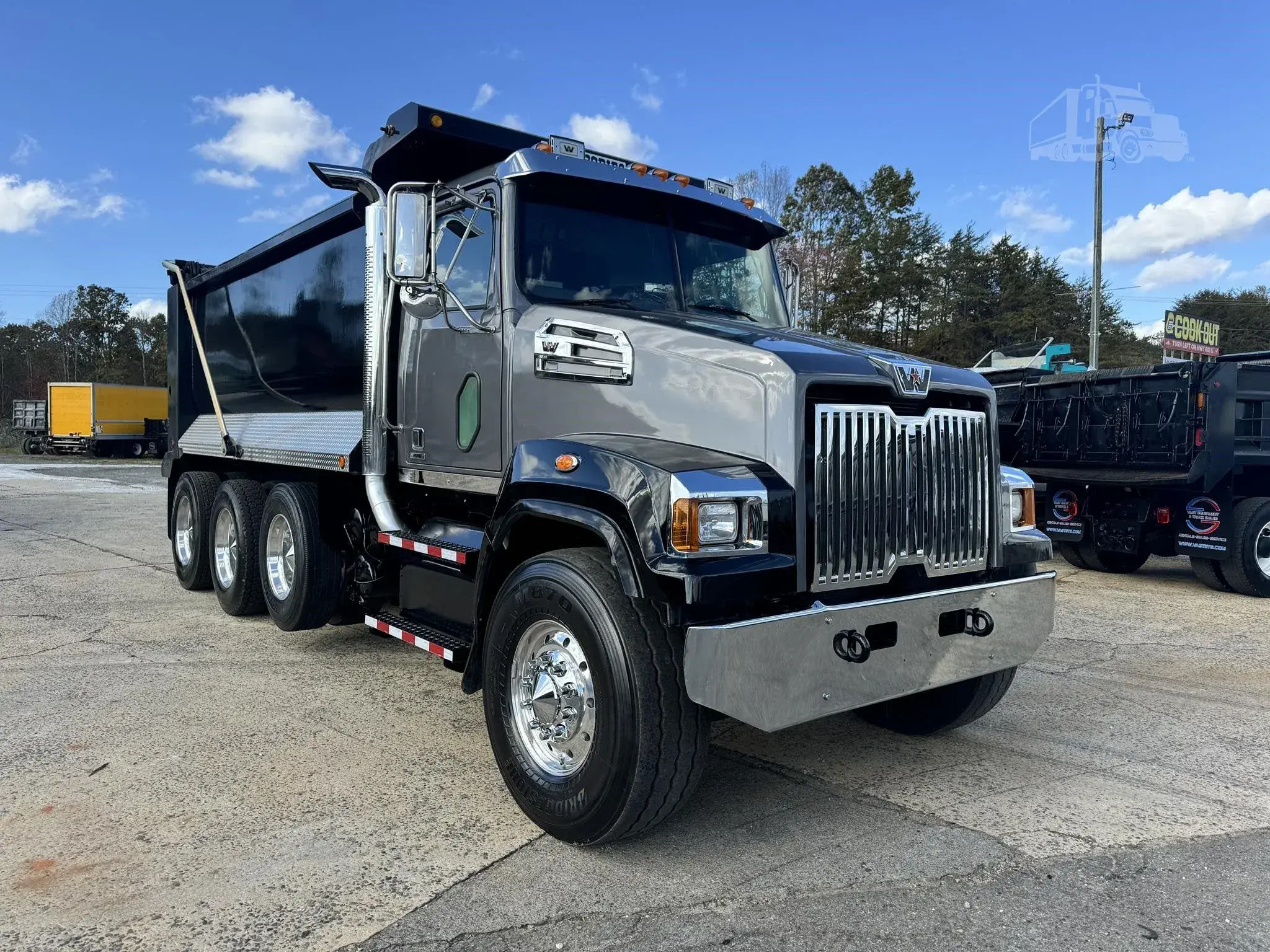 2018 WESTERN STAR 4700 photo 2