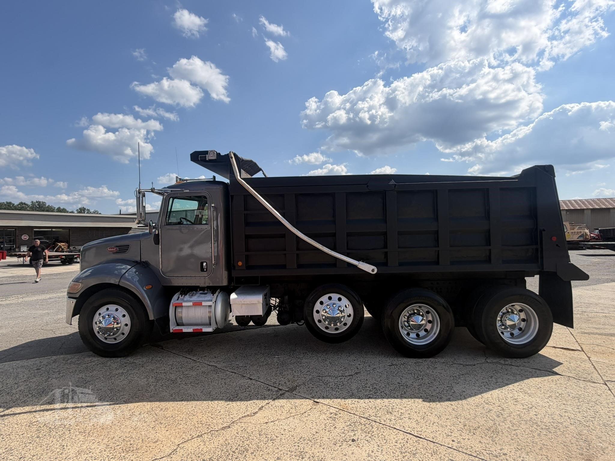 2007 PETERBILT 340 photo 15