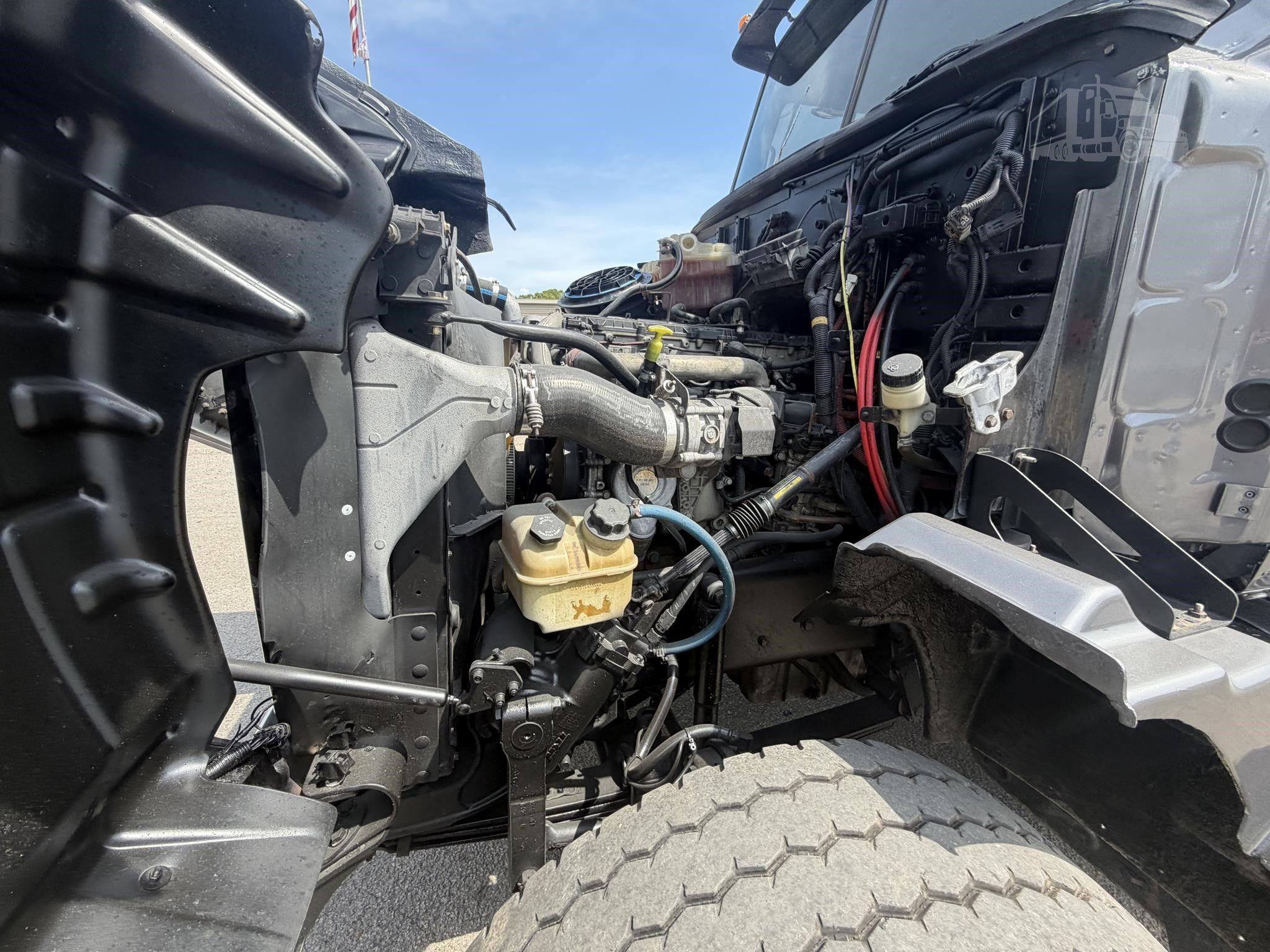 2015 WESTERN STAR 4700 photo 47