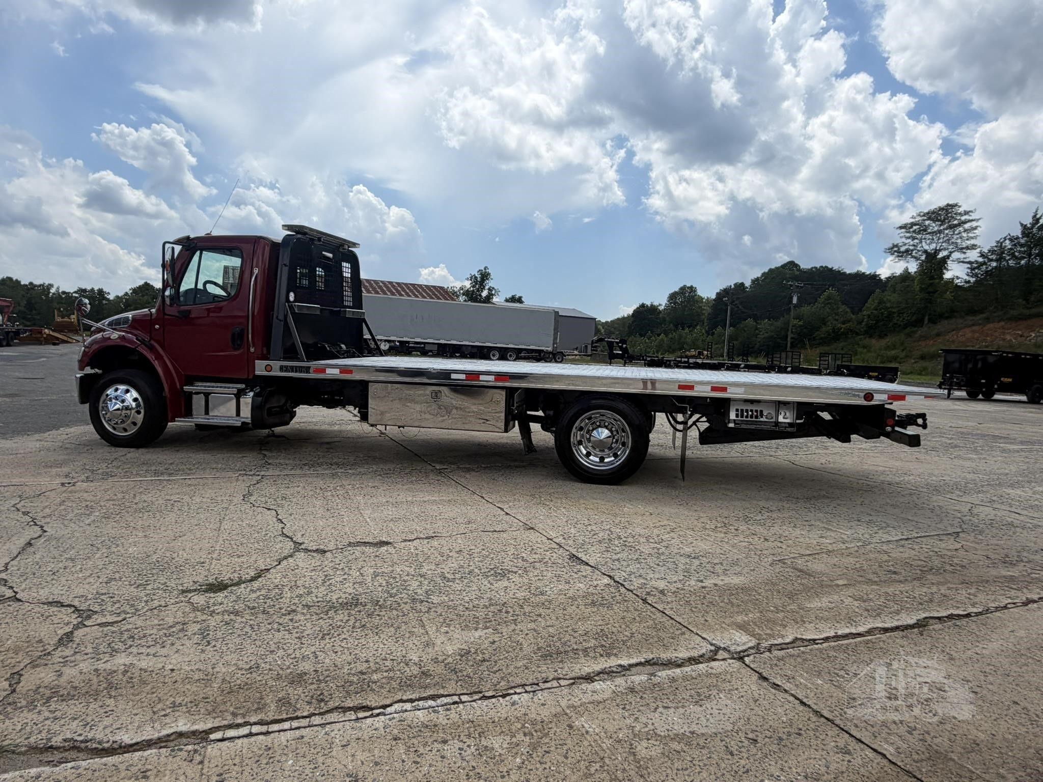 2018 FREIGHTLINER BUSINESS CLASS M2 106 photo 39