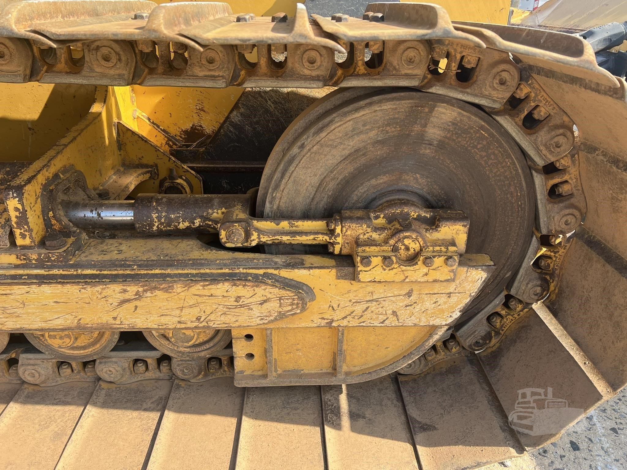 2017 DEERE 650K LGP photo 14