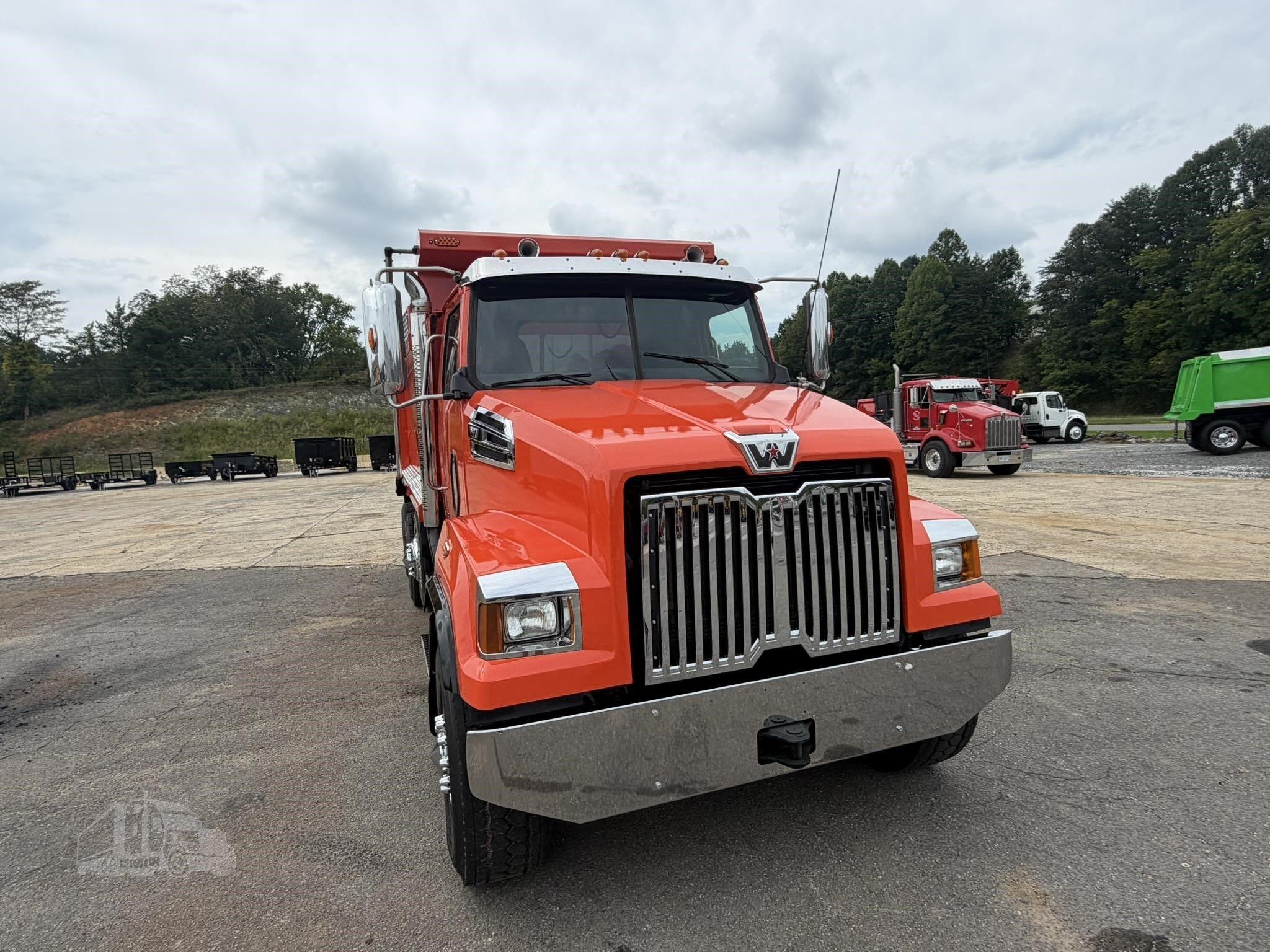 2018 WESTERN STAR 4700 photo 24