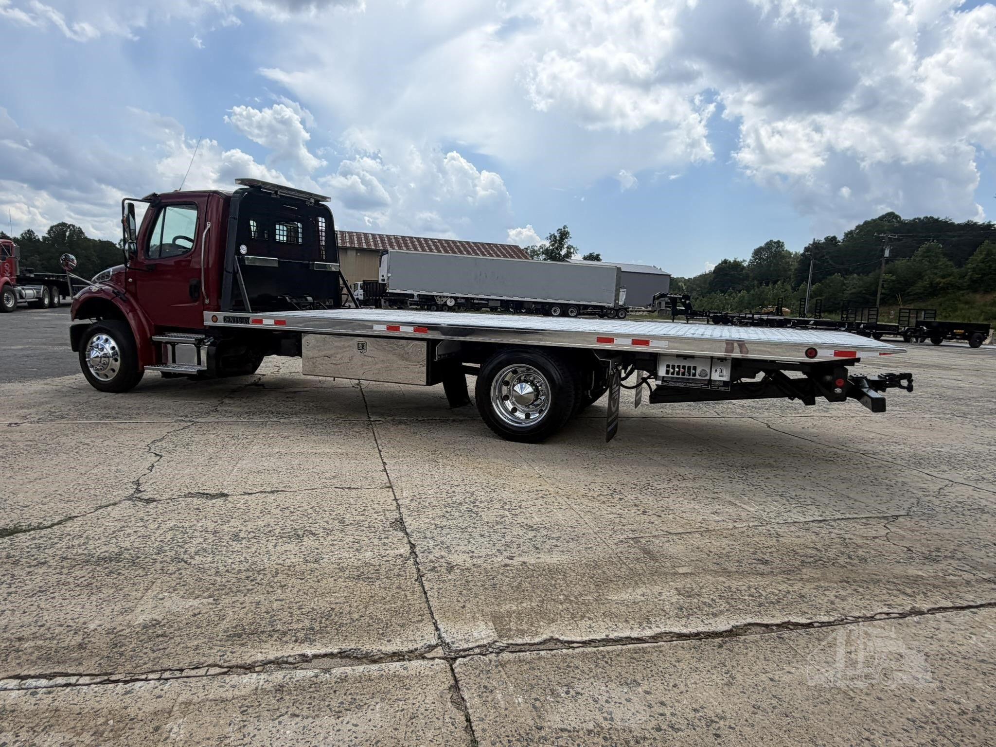 2018 FREIGHTLINER BUSINESS CLASS M2 106 photo 33