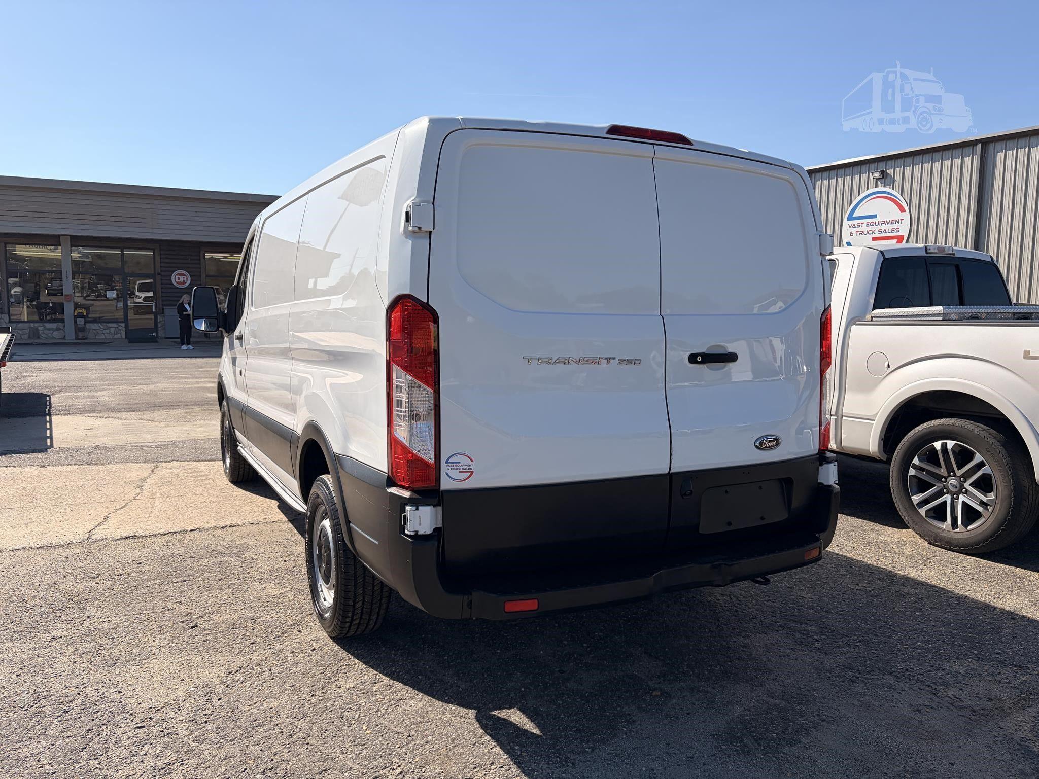 2018 FORD TRANSIT photo 8