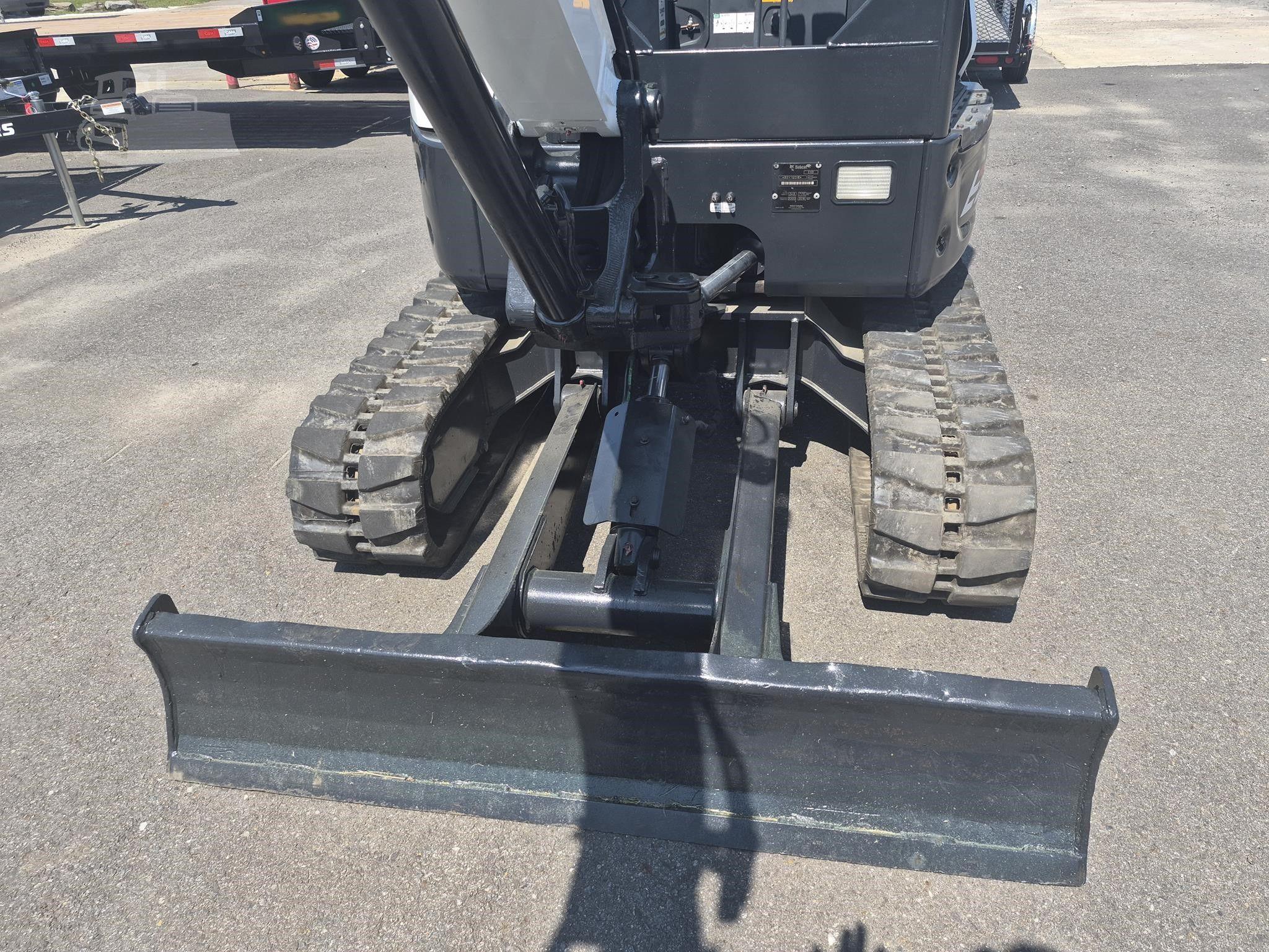 2018 BOBCAT E32I photo 9