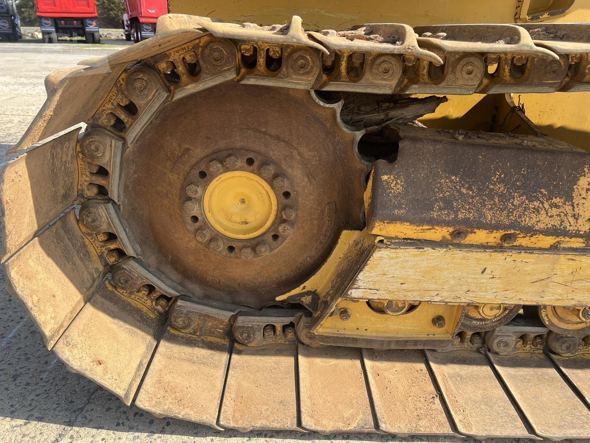 2017 DEERE 650K LGP photo 16