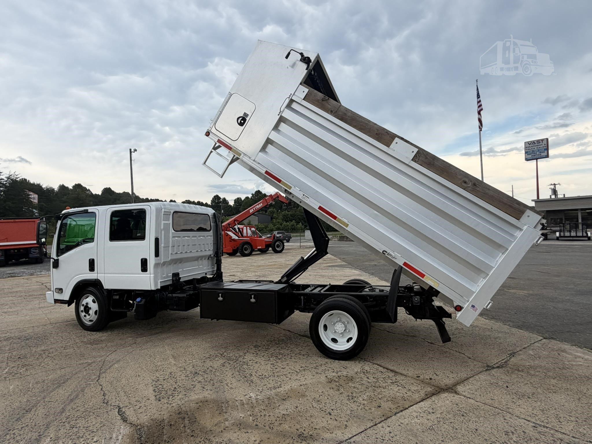 2016 ISUZU NPR HD photo 18