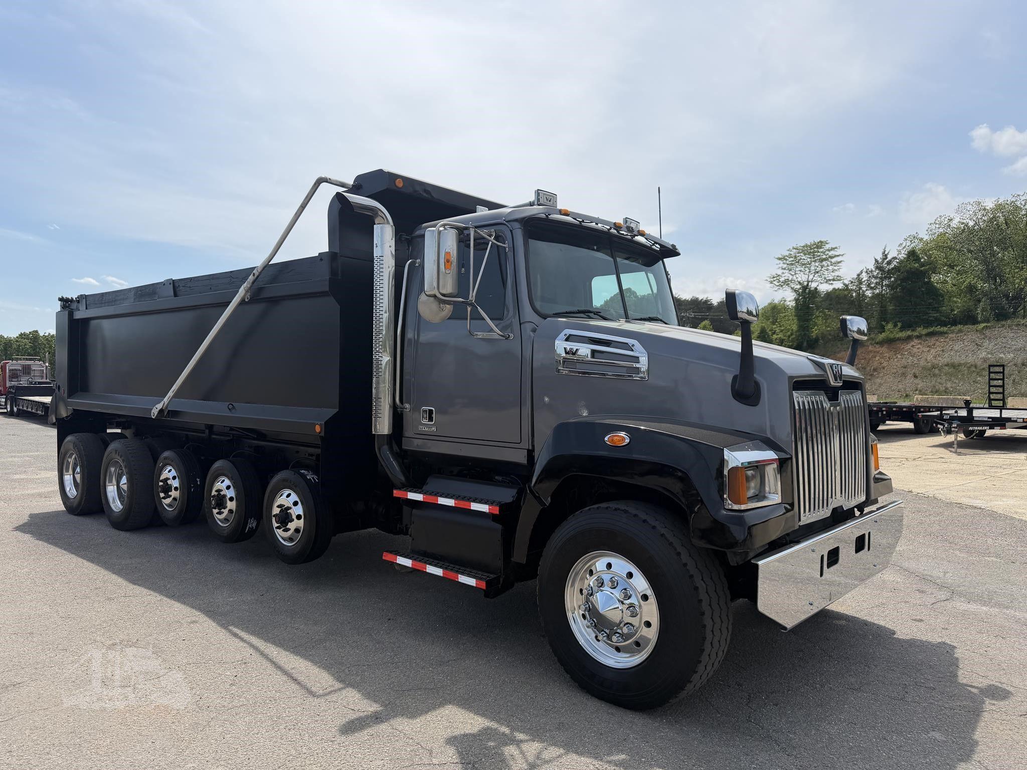 2015 WESTERN STAR 4700 photo 26