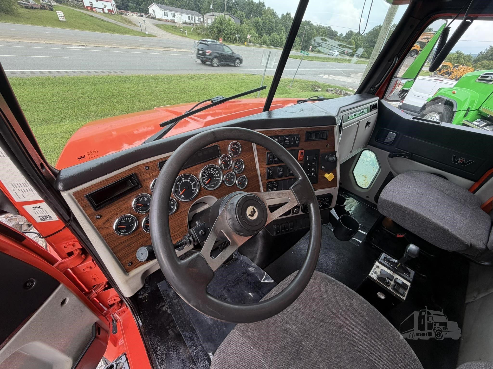 2018 WESTERN STAR 4700 photo 61