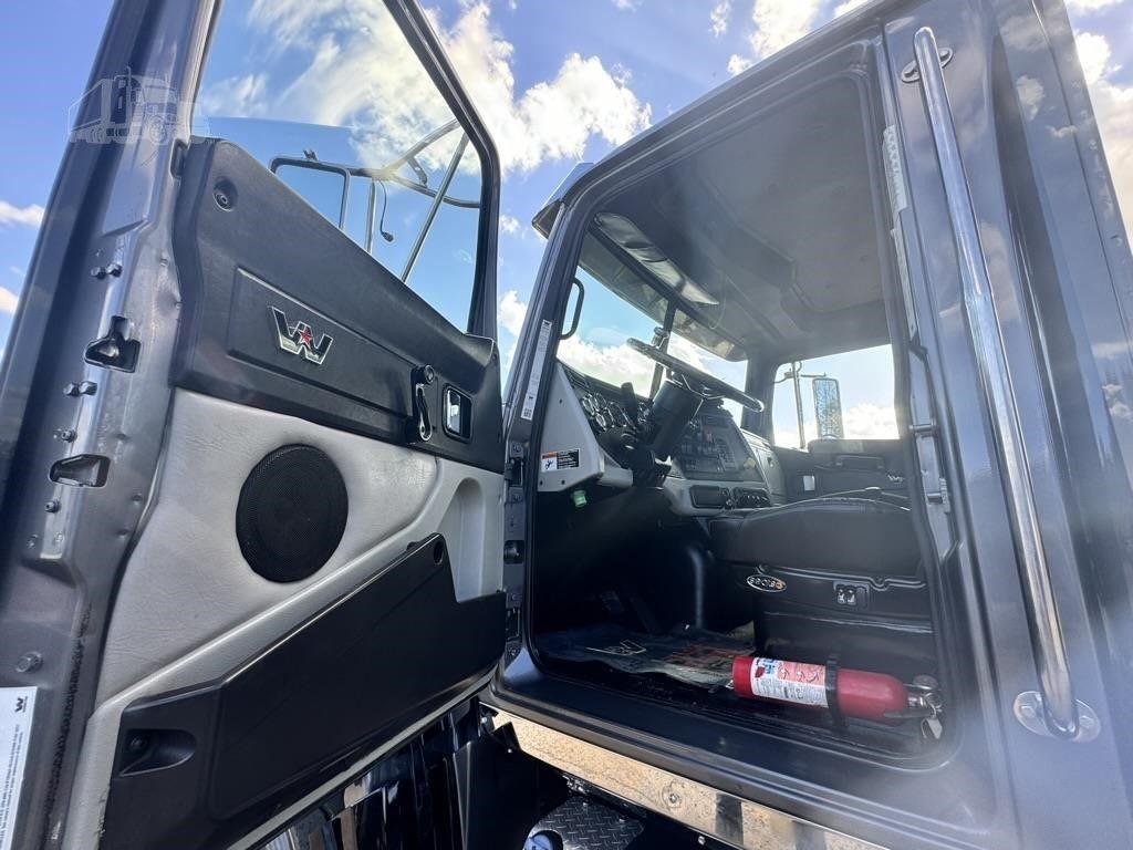 2018 WESTERN STAR 4700 photo 59