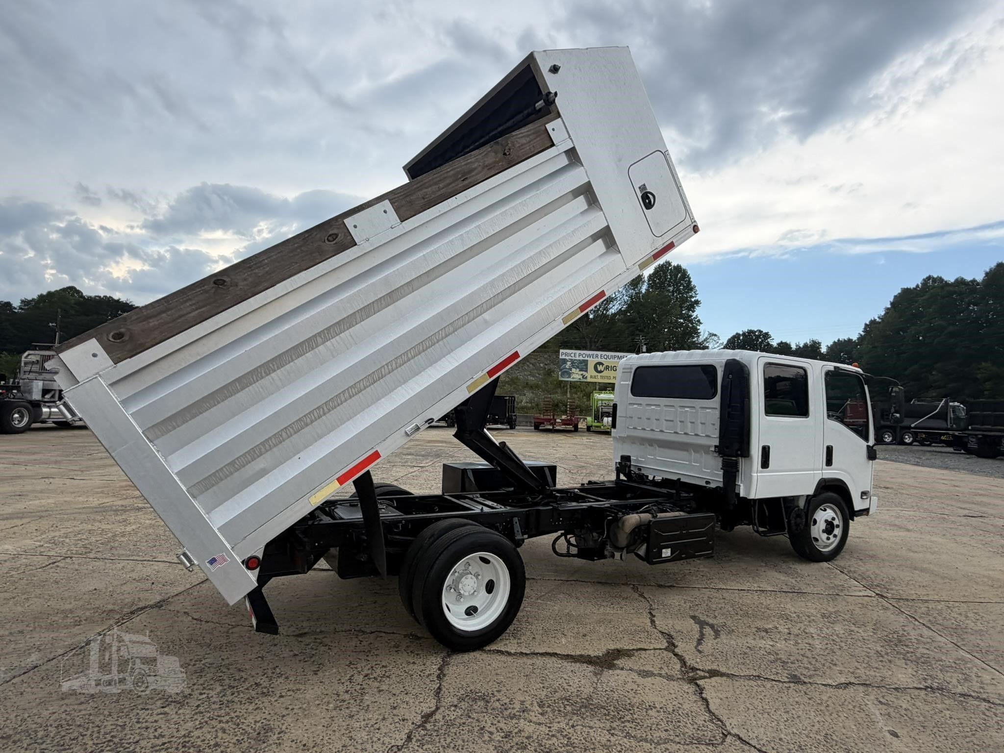2016 ISUZU NPR HD photo 29