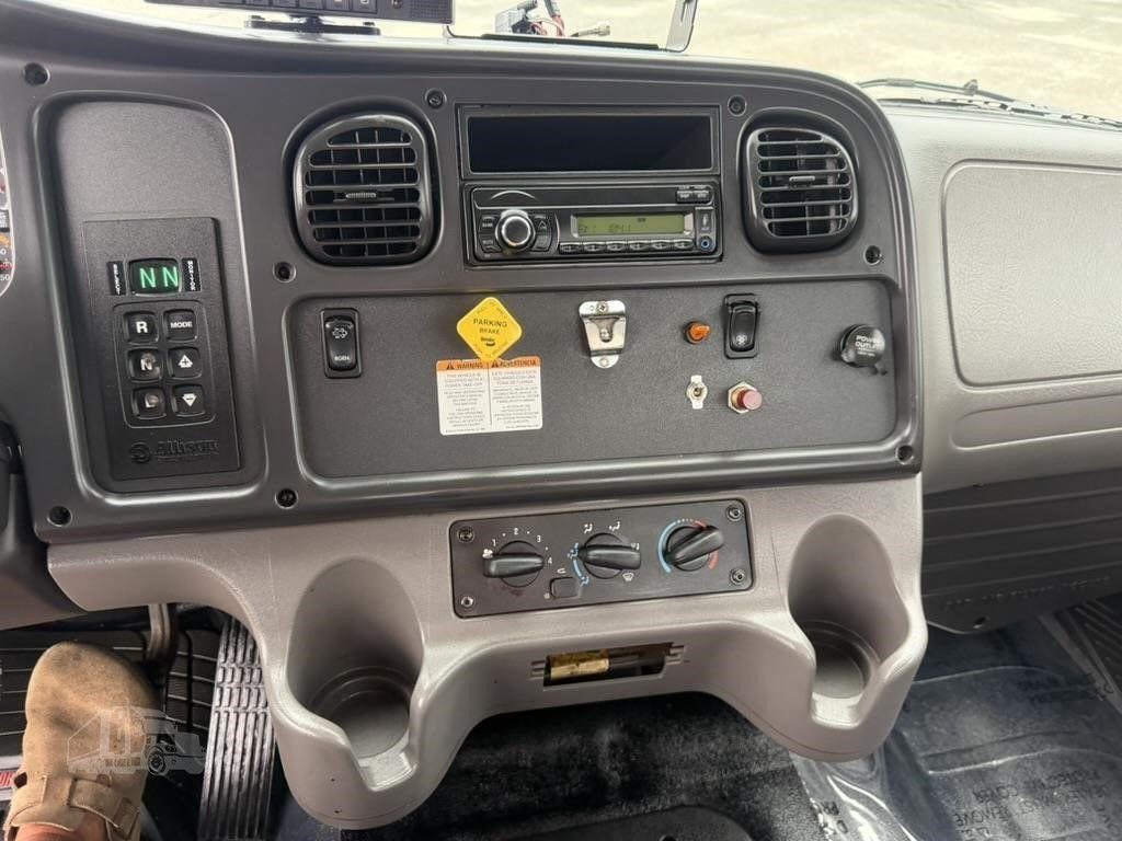 2016 FREIGHTLINER BUSINESS CLASS M2 106 photo 47