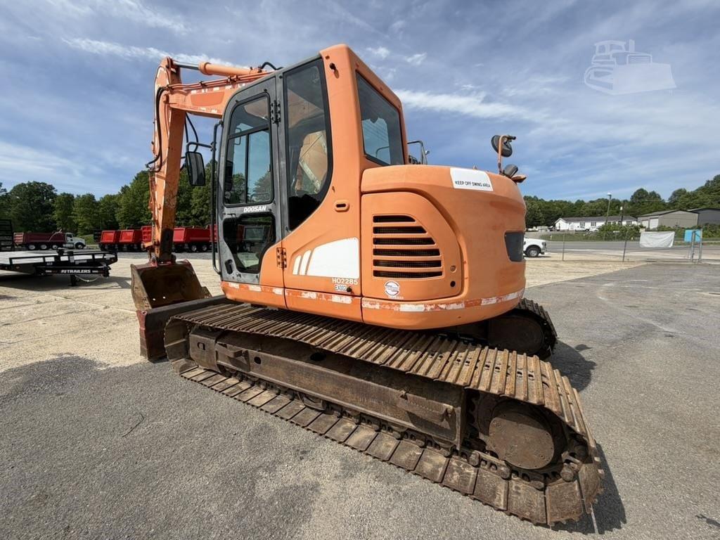 2011 DOOSAN DX140 LCR photo 11